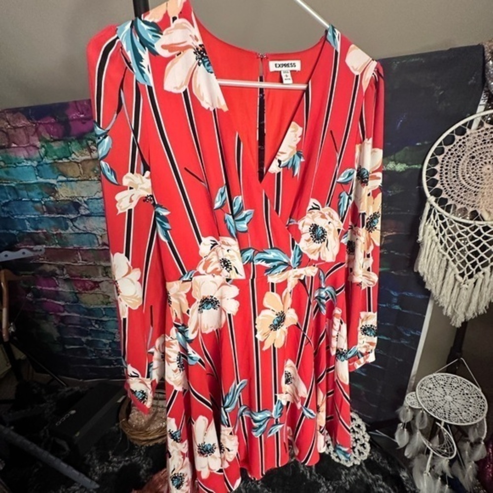 Express Red Floral V Neck Mini Dress Size Small NWOT